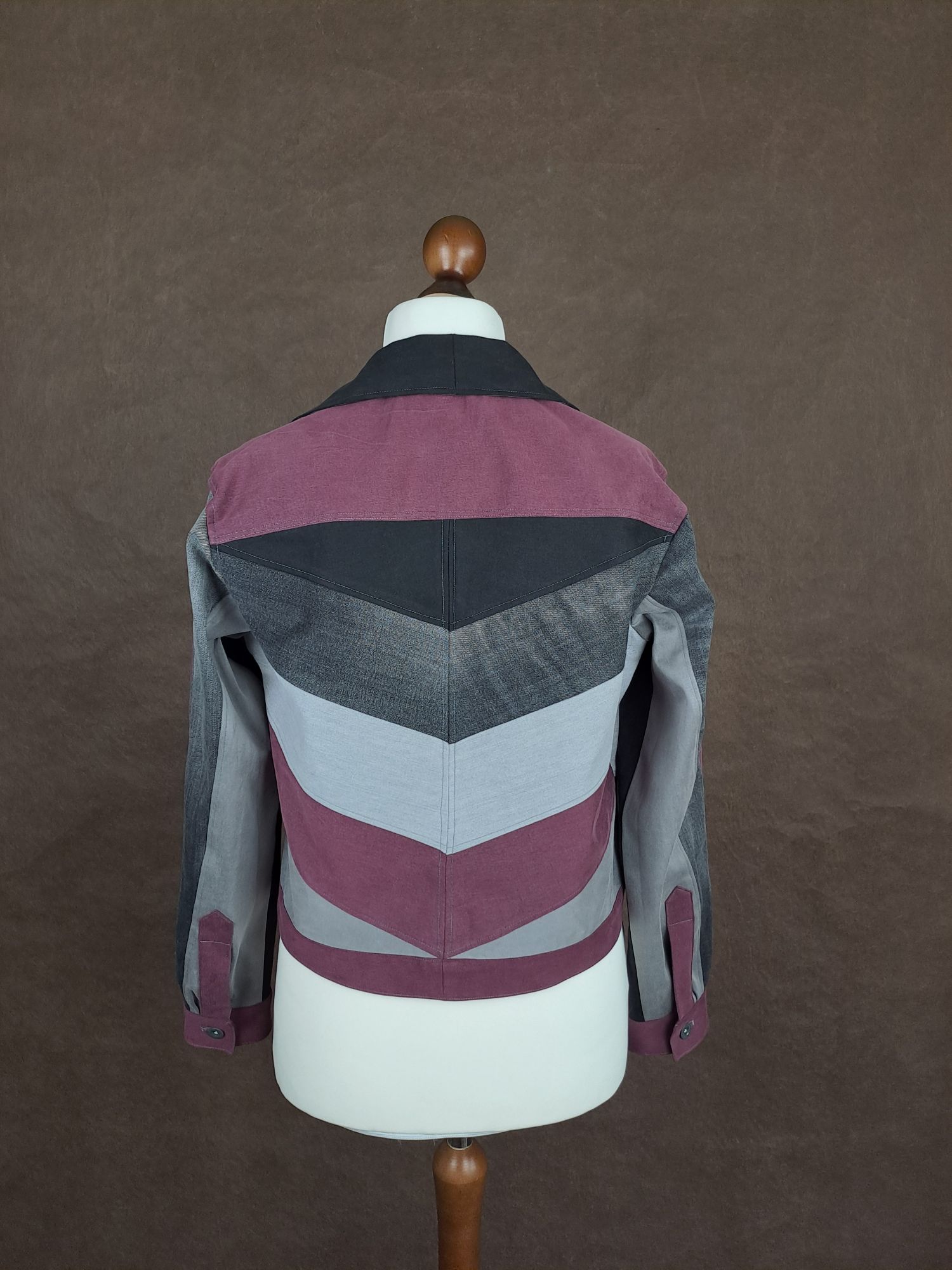 HipSoW Upcycling Jeansjacke auf Büste