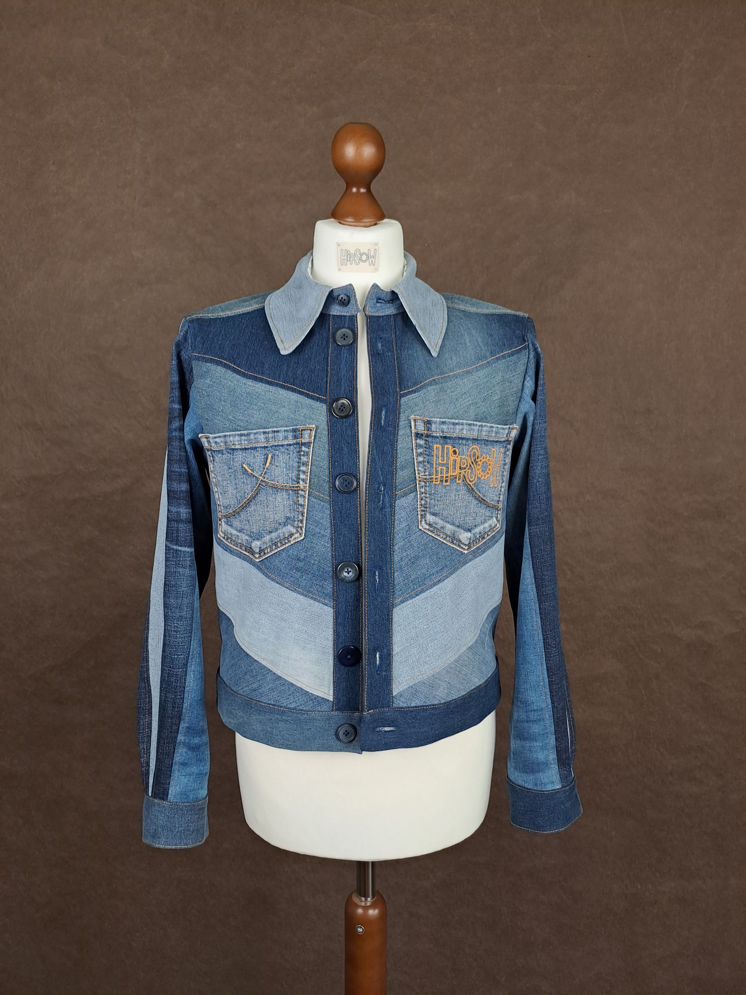 HipSoW Upcycling Jeansjacke auf Büste