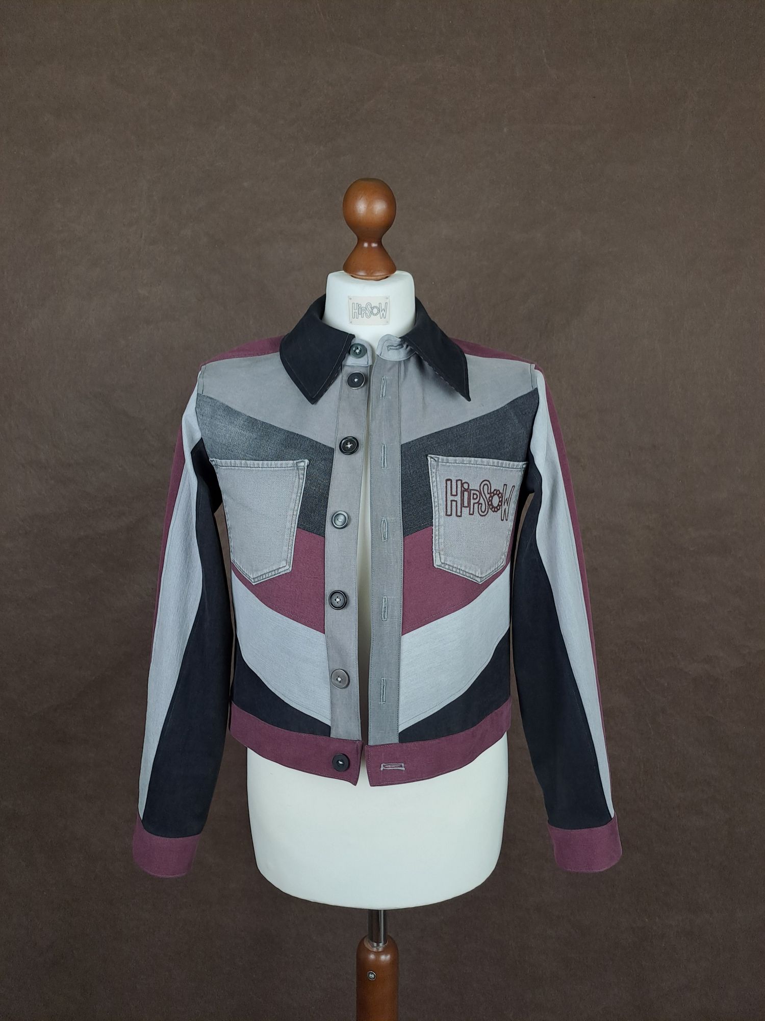 HipSoW Upcycling Jeansjacke auf Büste
